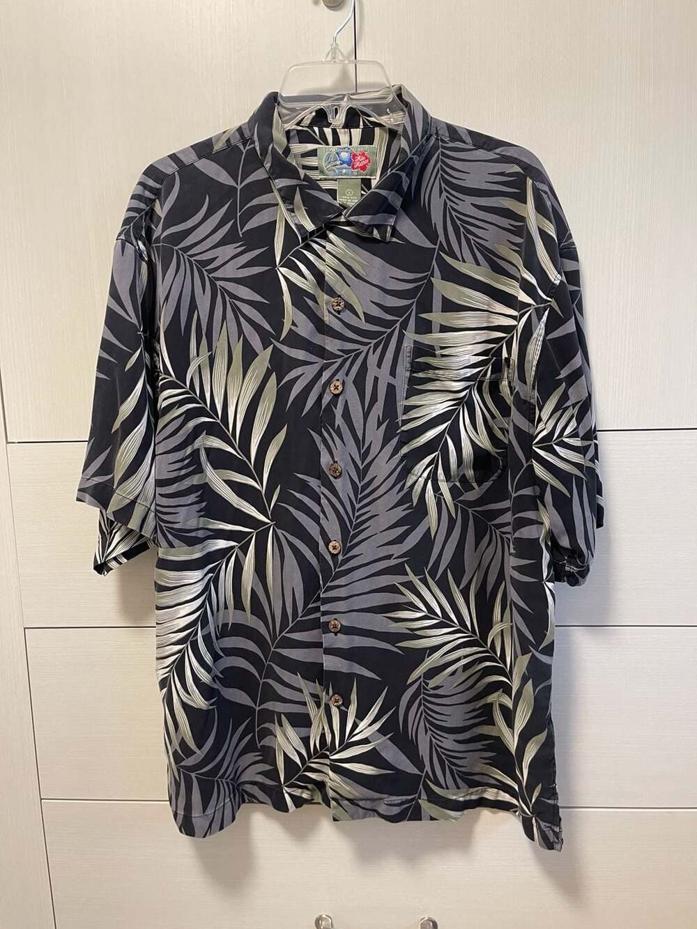 Hilo Hattie The Hawaiian Original Men's Size L Silk Tropical Leaf Print Shirt